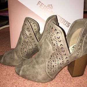 Boots with little square heel